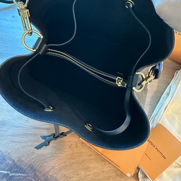 Like new Neomie LV bag with black detail - Picture 4 of 6